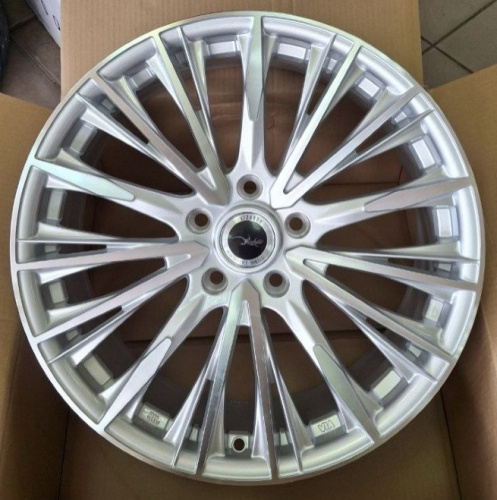 Диск Lizardo XH304 7,5x18 5*114,3 Et:49,5 Dia:67,1 SMF