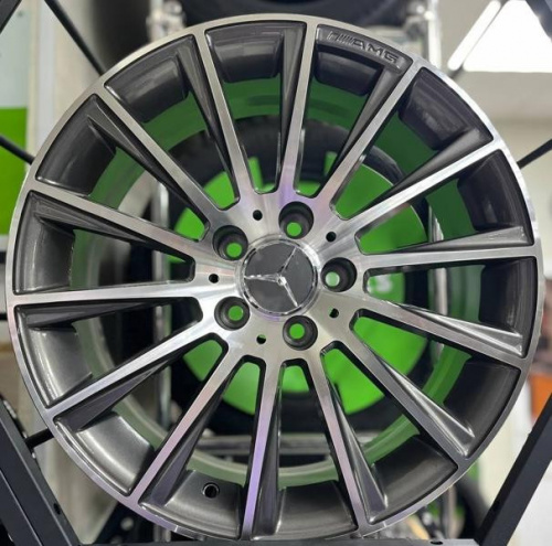 Диск Replica Stuttgart XN866 8x18 5*112 Et:40 Dia:66,45 MG