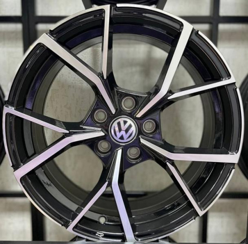 Диск Replica Stuttgart ANZ5485 7,5x17 5*112 Et:40 Dia:57 BMF
